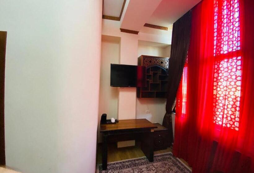 بنسيون Golubie Kupola With Terrace