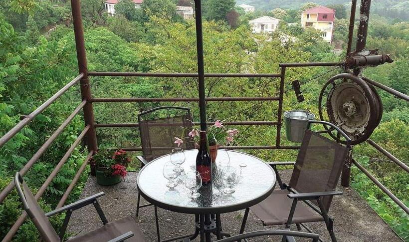 پانسیون Guest House Lia