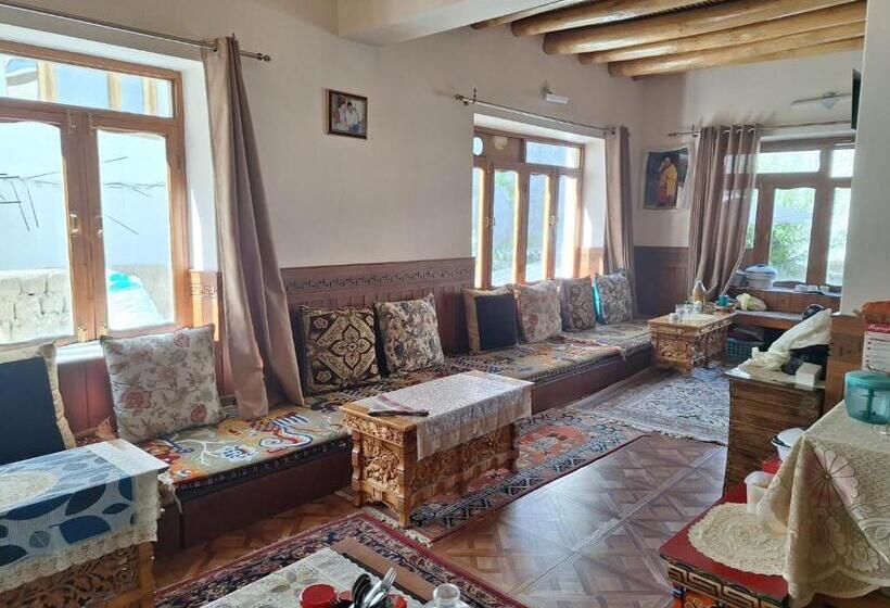 膳宿费 Gyalson Guest House Ladakh By Lexstays