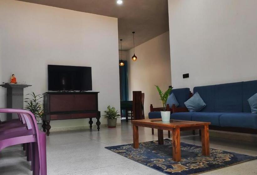 膳宿费 Hey Lala Talalla