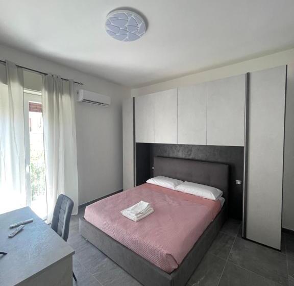 ペンション Leos Rooms