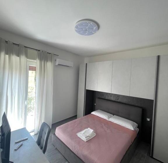 ペンション Leos Rooms