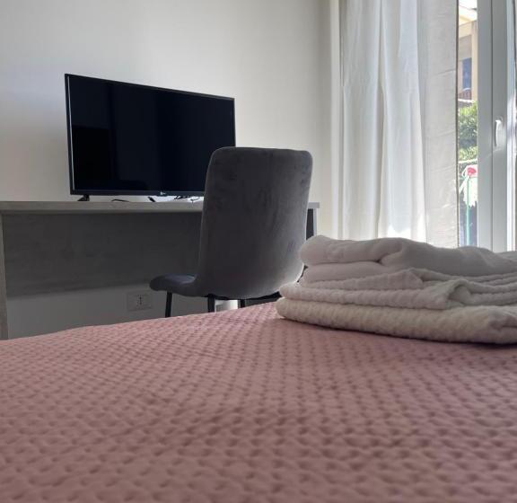 ペンション Leos Rooms