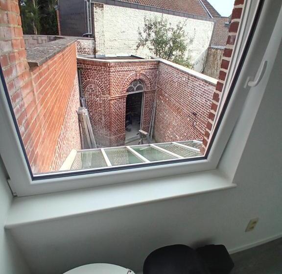 Пансион Leuze Escale