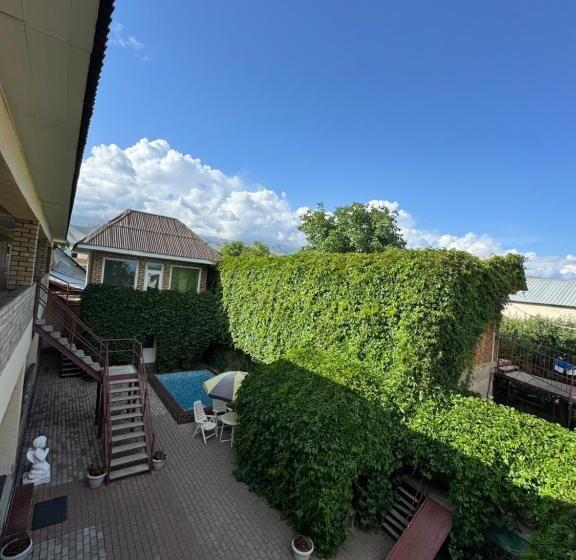 پانسیون Love Story