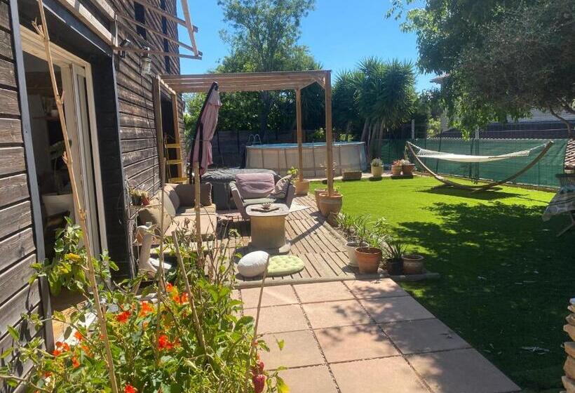 펜션 Maison Dans Un écrin De Verdure Avec Piscine