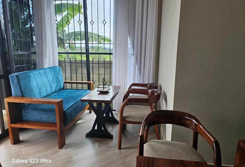 پانسیون Muguet By The Ibiscot