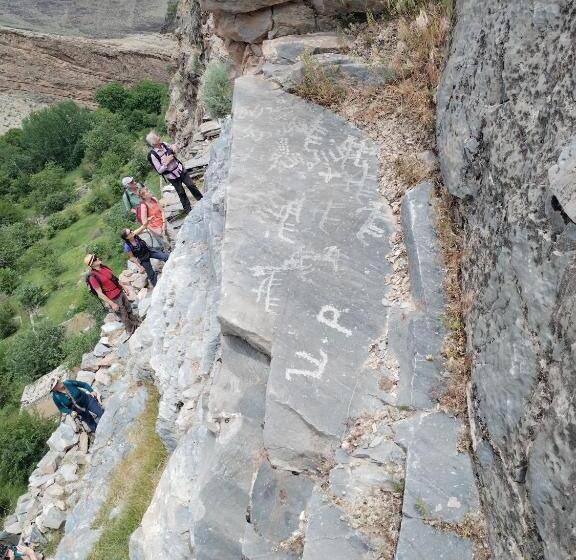 بنسيون Nosir Guesthouse