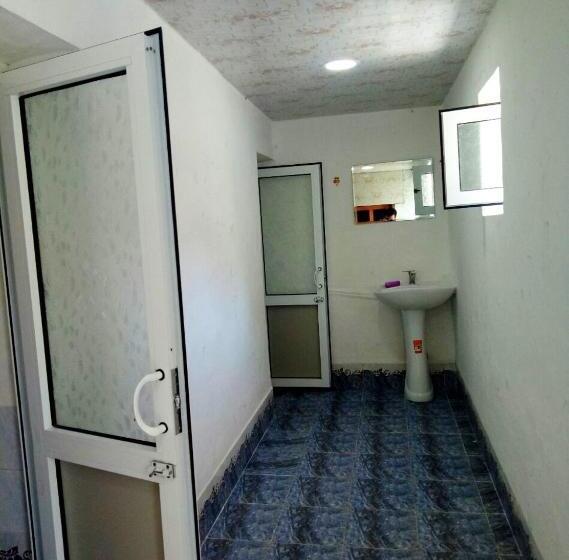 بنسيون Nosir Guesthouse