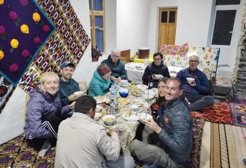 بنسيون Nosir Guesthouse