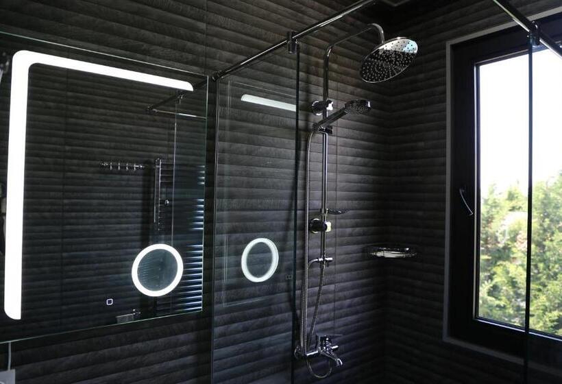 پانسیون Saguramo Bliss