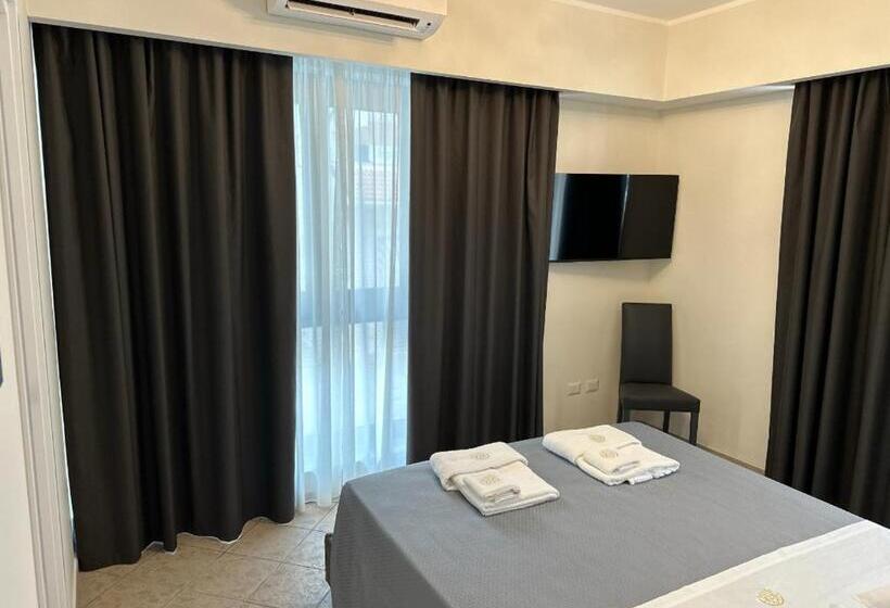 פנסיון The Gallery