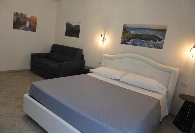 פנסיון The Gallery