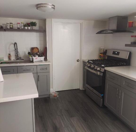 Пансион Tom Oker唐人之家