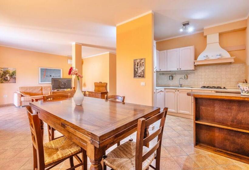 Residence With Thermal Pools In Sorano