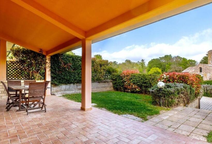 Residence With Thermal Pools In Sorano