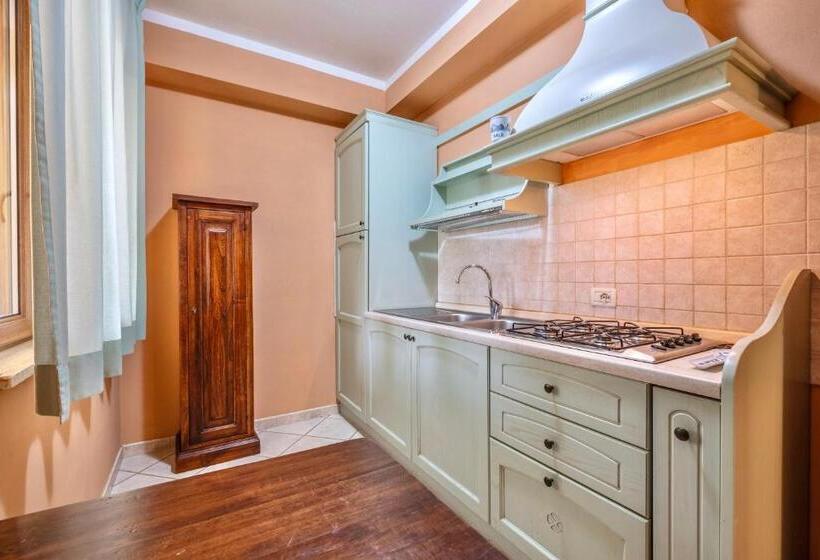 Residence With Thermal Pools In Sorano