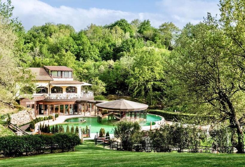 Residence With Thermal Pools In Sorano