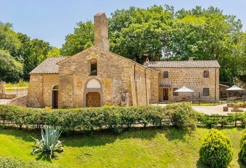 Residence With Thermal Pools In Sorano