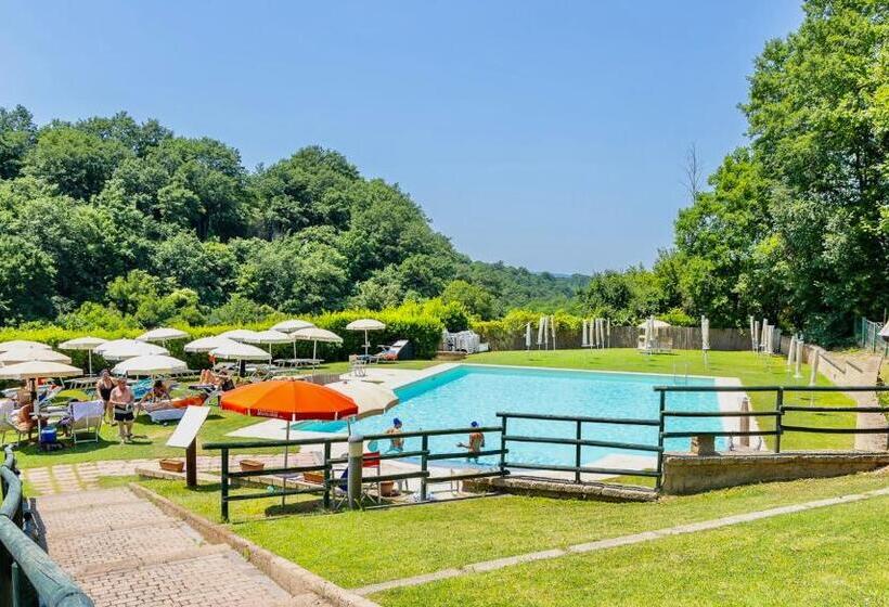 Residence With Thermal Pools In Sorano