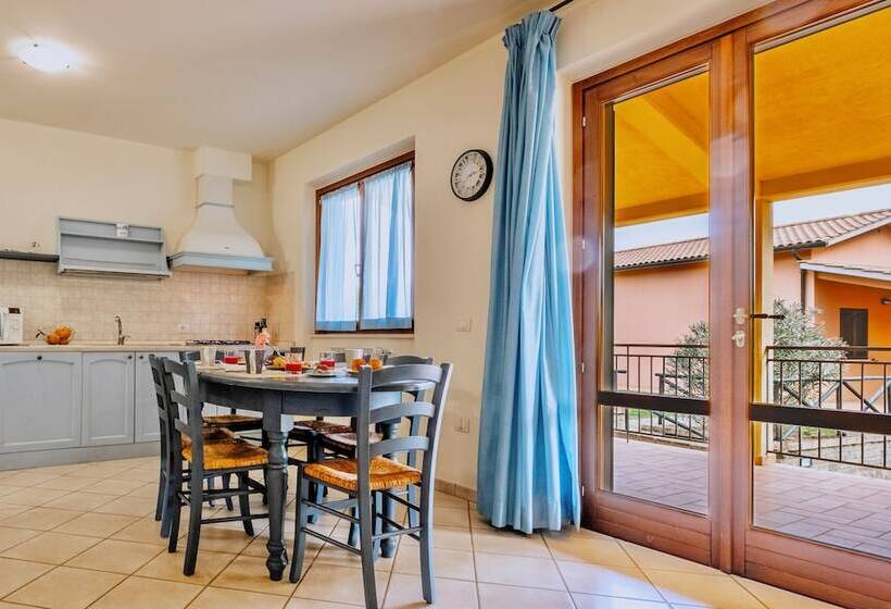 Residence With Thermal Pools In Sorano