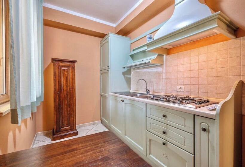 Residence With Thermal Pools In Sorano