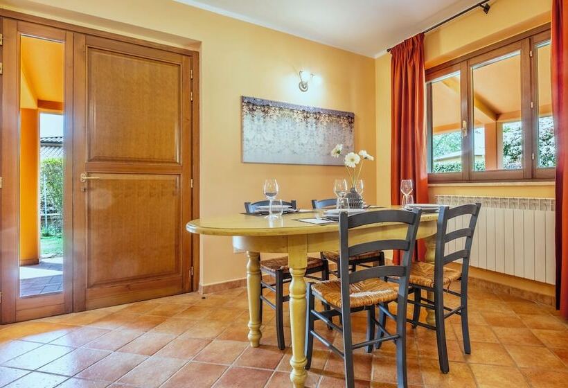 Residence With Thermal Pools In Sorano