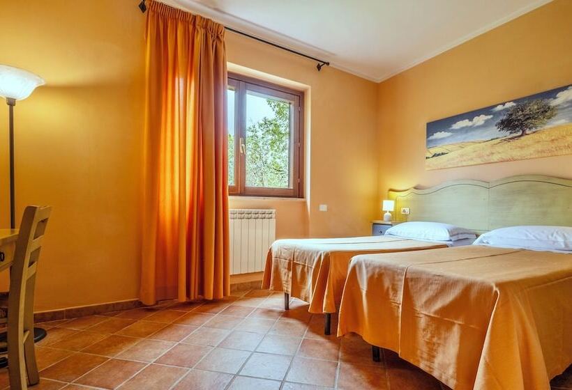 Residence With Thermal Pools In Sorano