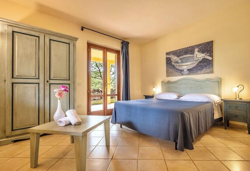 Residence With Thermal Pools In Sorano