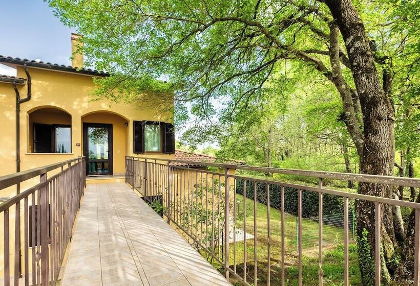 Residence With Thermal Pools In Sorano