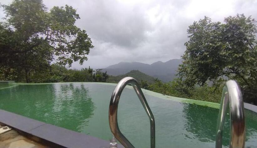 リゾートホテル Paithal Meadows