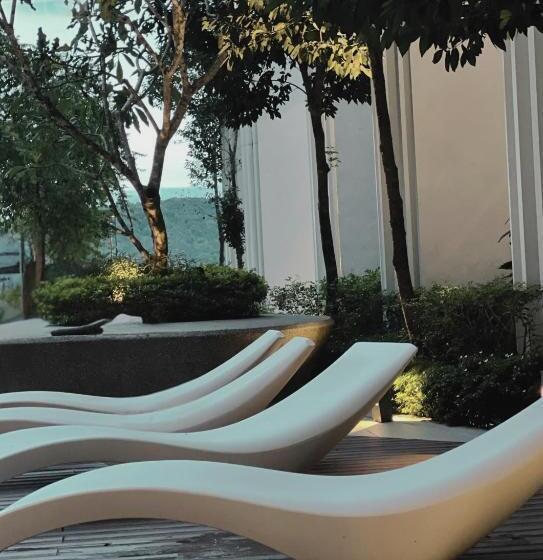 Studio Room With Balcony Seaview At The Shore Kk By Clover Home