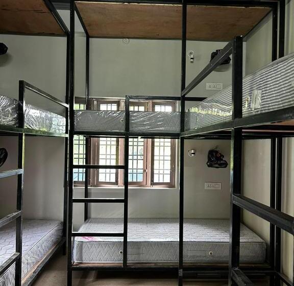 Albergue Hoztel Jollygrrant Doon