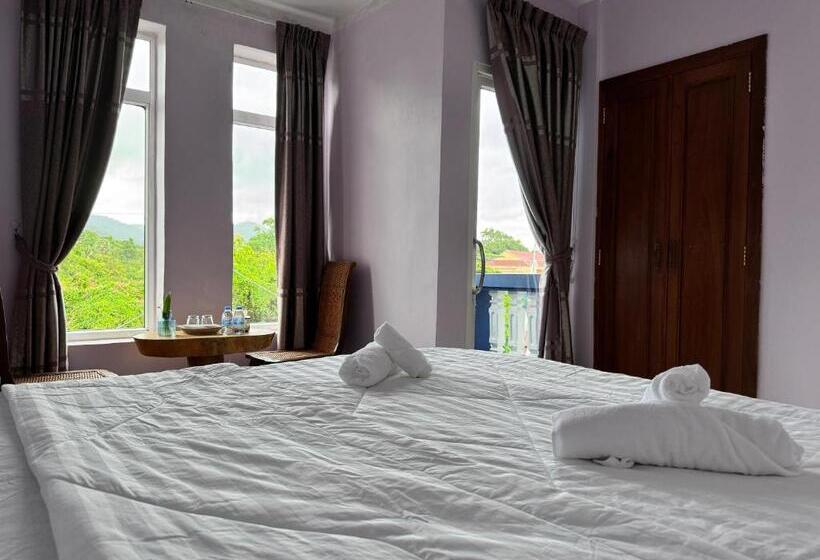 Общежитие Ocean Breeze At Kep