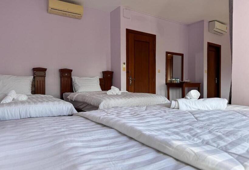 Общежитие Ocean Breeze At Kep