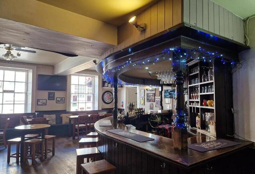 ユースホステル The Royal Oak