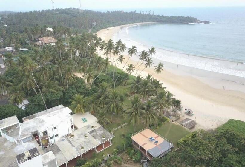 Amaya Beach Hotel Dikwella