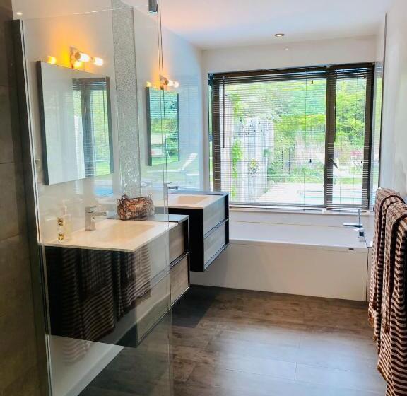 住宿加早餐  Aux3maisons