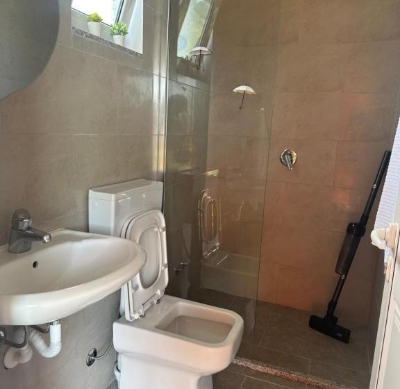 ベッドアンドブレックファースト Lake Room 1 Ballkan Guesthouse