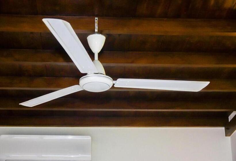 민박 Surfside Serenity