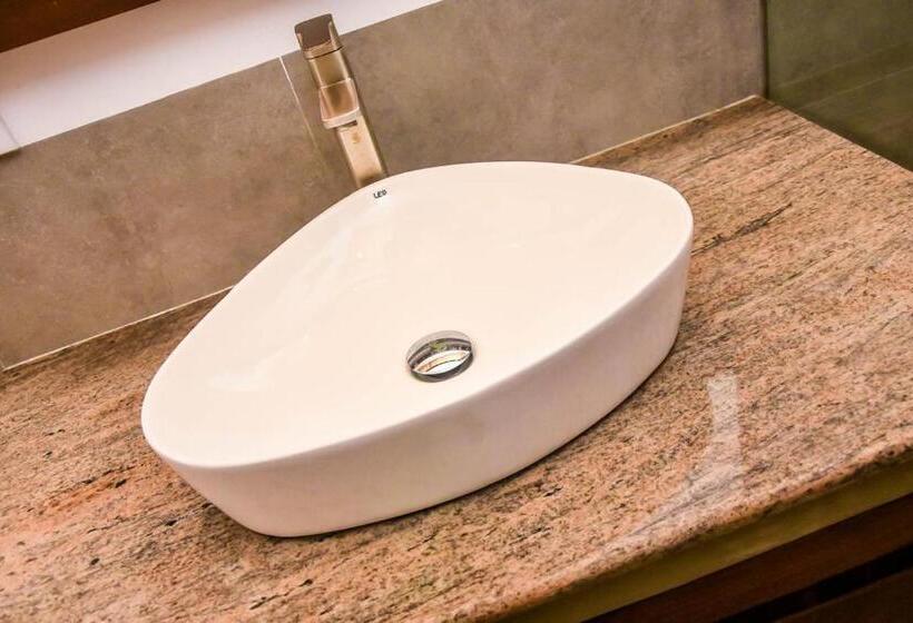 민박 Surfside Serenity