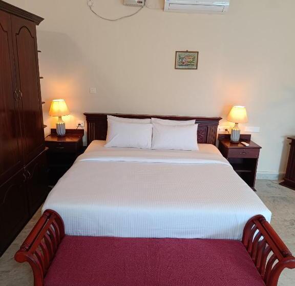 Hillview Beach Resort