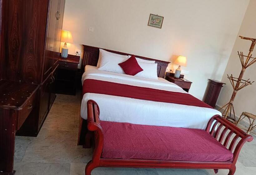 Hillview Beach Resort