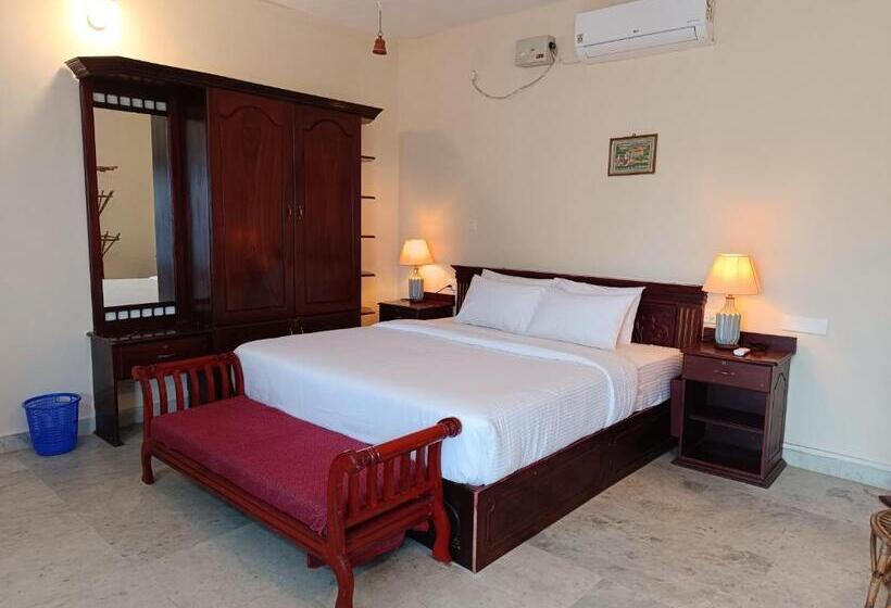 Hillview Beach Resort