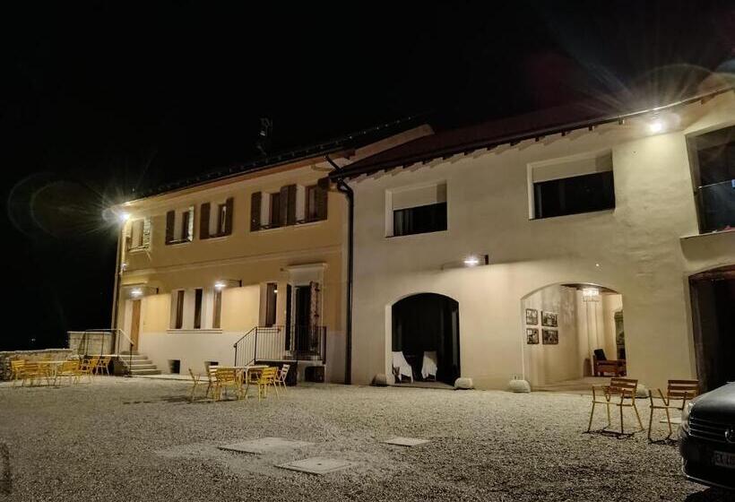 Отель Agriturismo Villa Di Modolo Cortile Della Latteria