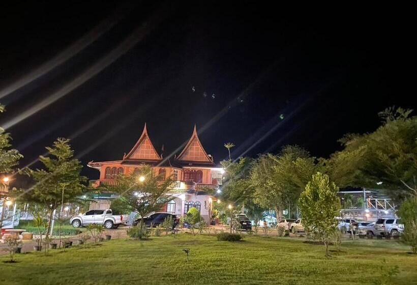 בית מלון כפרי Baan Apa Erawan Resort