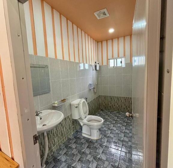 בית מלון כפרי Baan Apa Erawan Resort