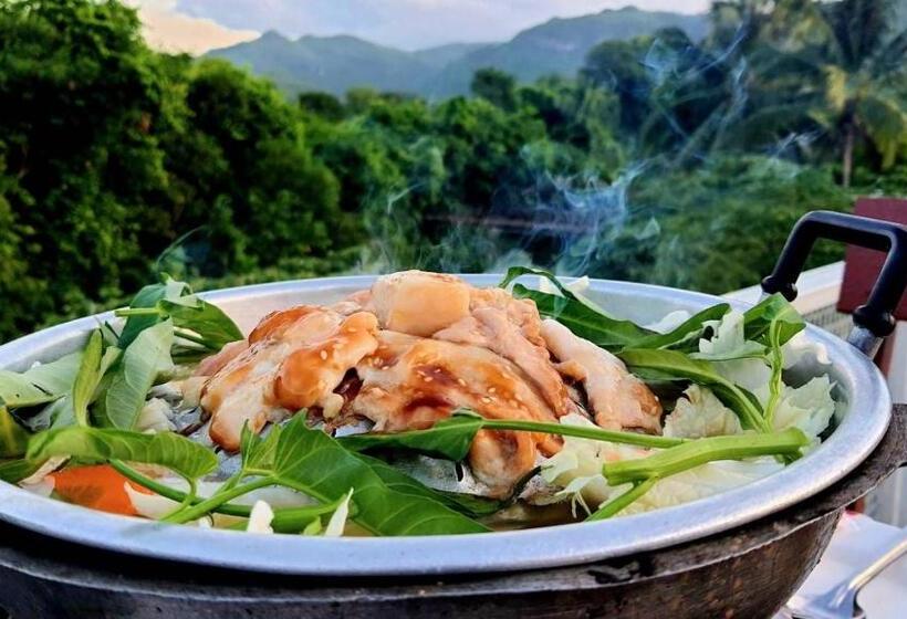 בית מלון כפרי Baan Apa Erawan Resort