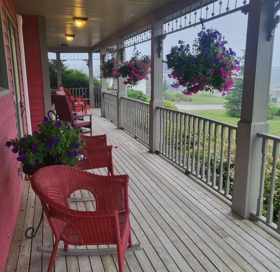 فندق Cranberry Cove Inn