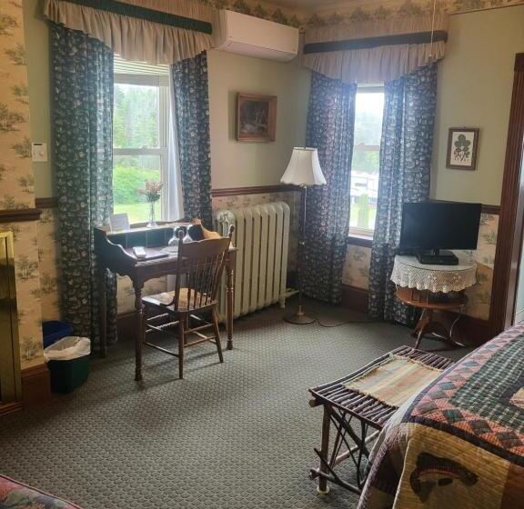 فندق Cranberry Cove Inn